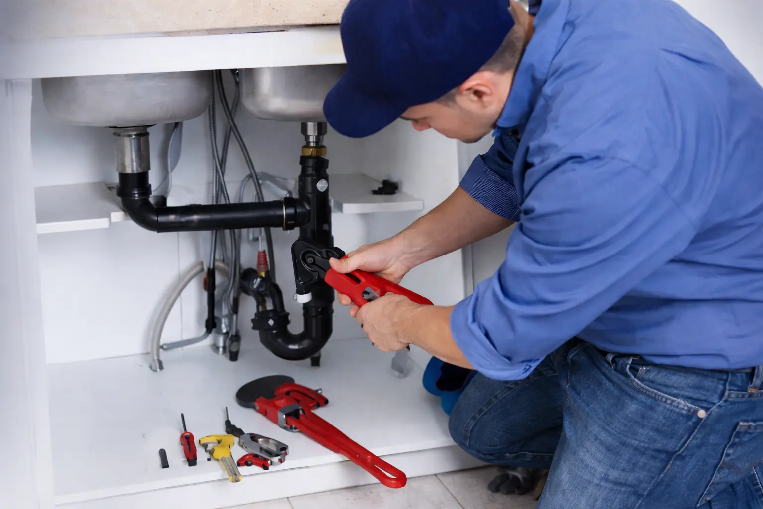 Gasfiter en La Florida trabajando en reparación a domicilio